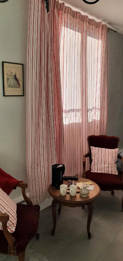 Hotel Restaurant Du Commerce Poulainville المظهر الخارجي الصورة