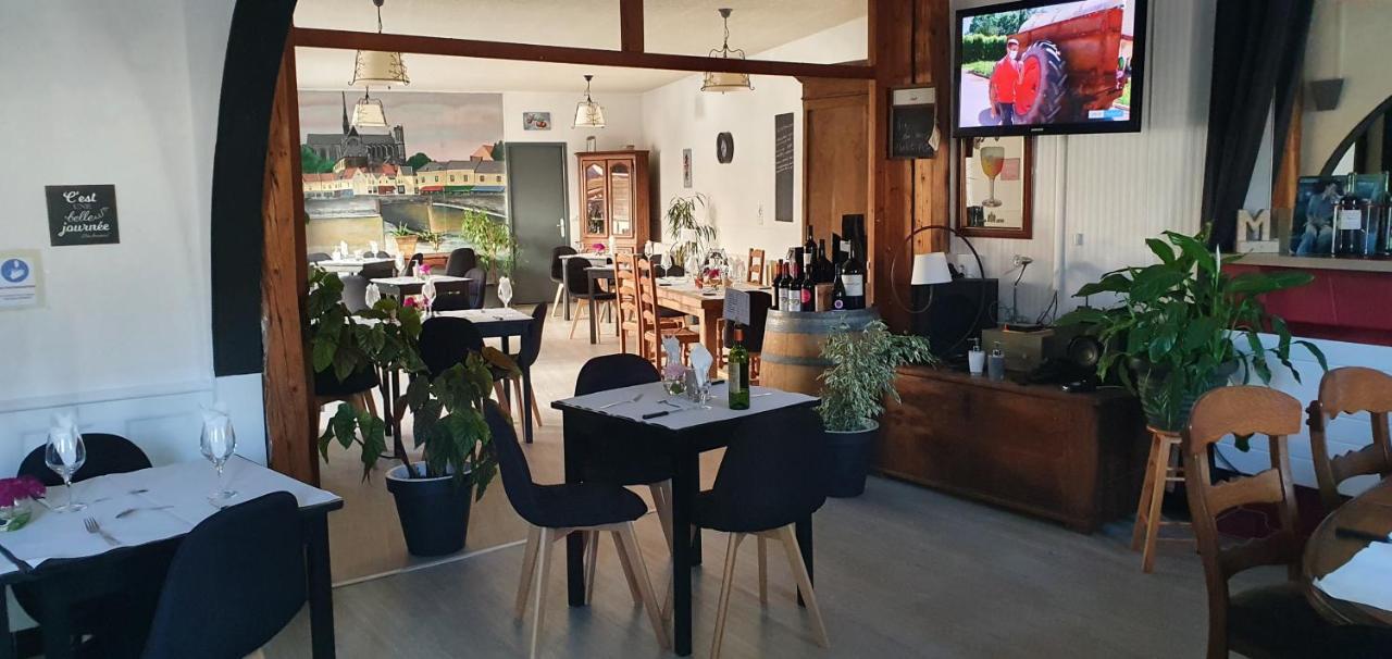 Hotel Restaurant Du Commerce Poulainville المظهر الخارجي الصورة